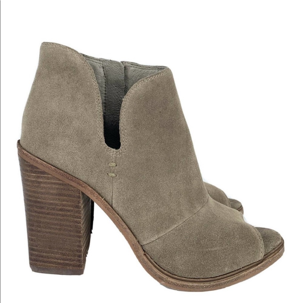 Vince Camuto Katleen Taupe Brown Peep Toe Booties